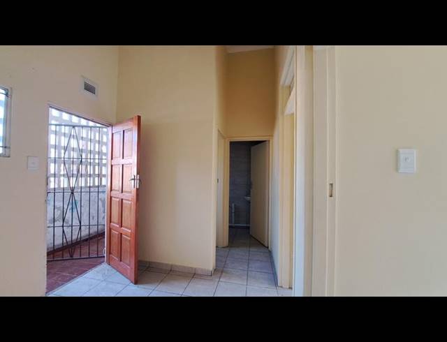 18 BEDROOM APARTMENT FOR SALE IN OVERPORT